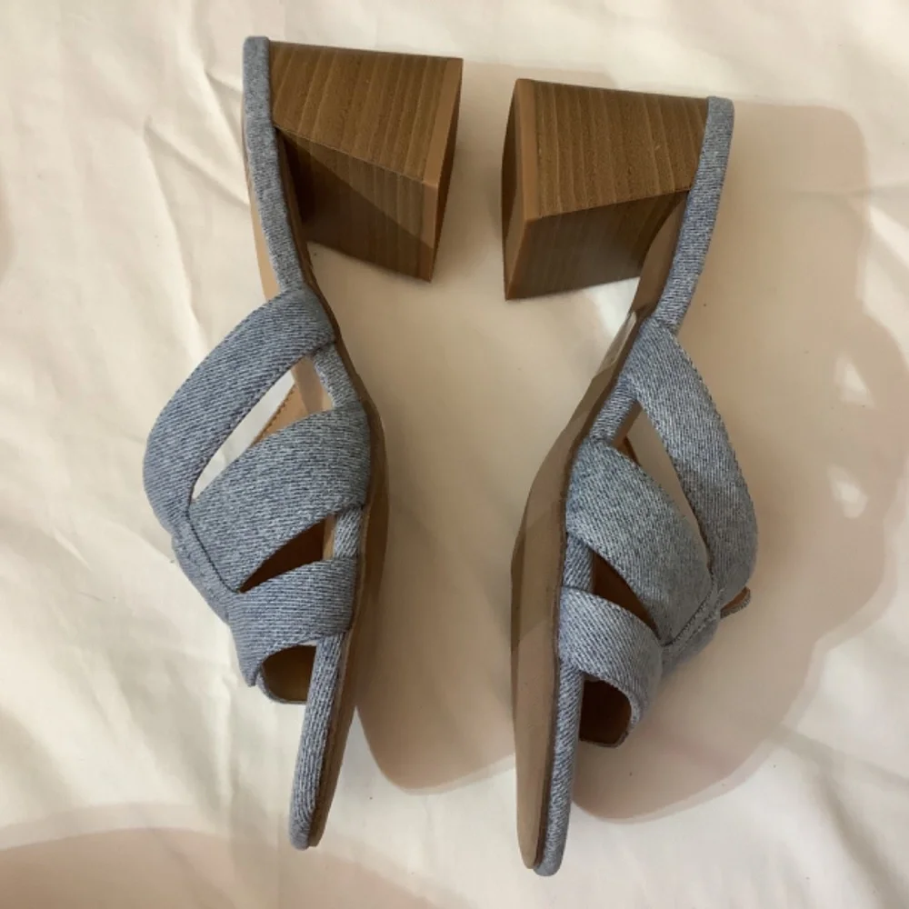 NWOT SM New York Denim blue slip ons‎ chunky heel open toe
